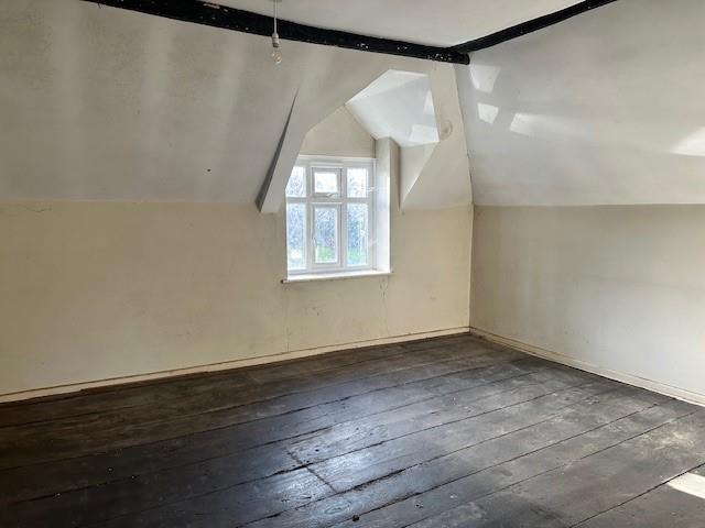 38 Hinton bedroom one.jpg