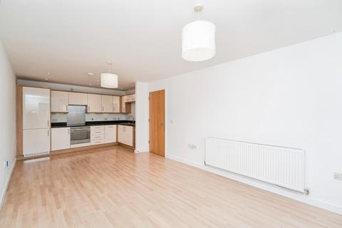2 bedroom flat to rent, Trout Road, Yiewsley, West Drayton, UB7