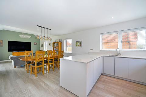 5 bedroom detached house for sale, Exbury Crescent, Cranleigh, GU6