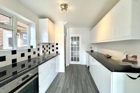 3 bedroom semi-detached house to rent, Grosvenor Avenue,  Hayes, UB4