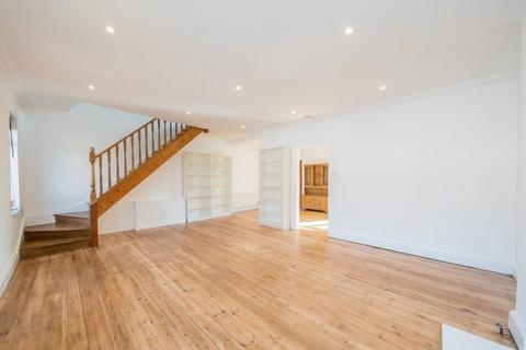 undefined, Heath Road, Twickenham TW1