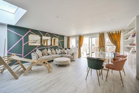 Westbeech Road, London, N22 6HU, Wood Green, London, N22