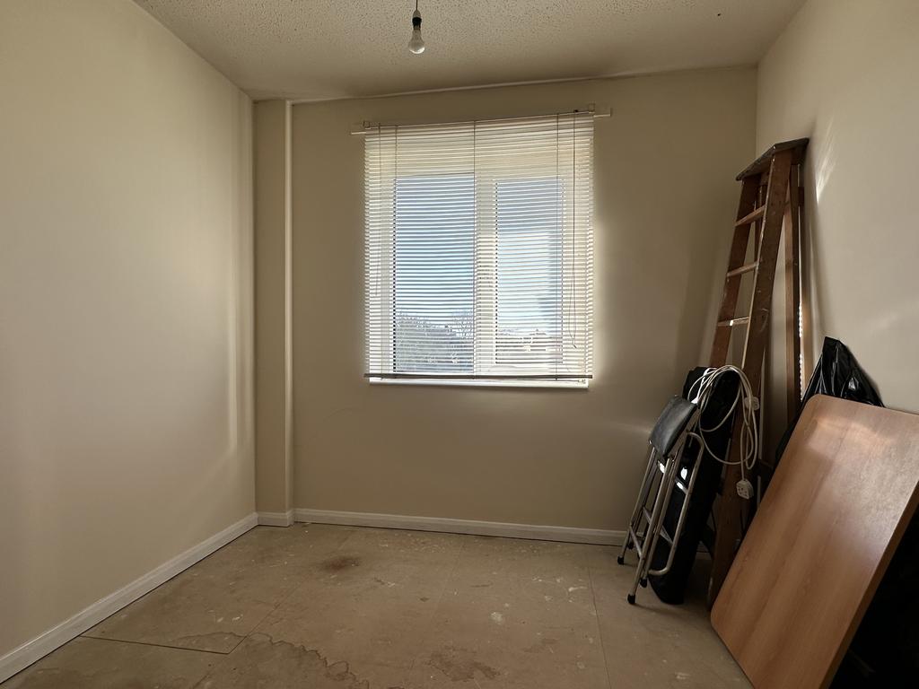 Bed 3.JPG