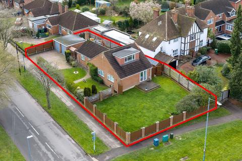 4 bedroom detached bungalow for sale, Telford Avenue, Leamington Spa CV32