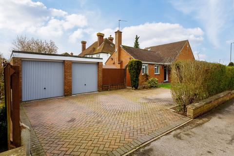 4 bedroom detached bungalow for sale, Telford Avenue, Leamington Spa CV32