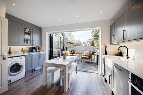 undefined, Hamond Close, South Croydon