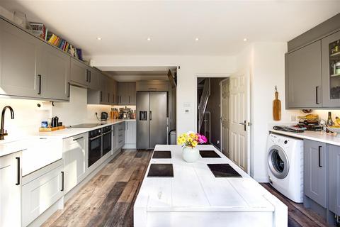 undefined, Hamond Close, South Croydon