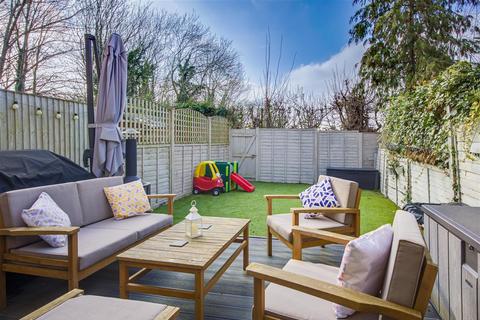 undefined, Hamond Close, South Croydon
