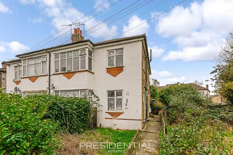 2 bedroom flat for sale, Chalford Walk, Woodford Green IG8