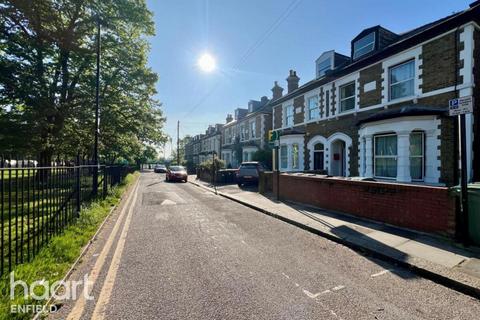 undefined, Earlham Grove, LONDON