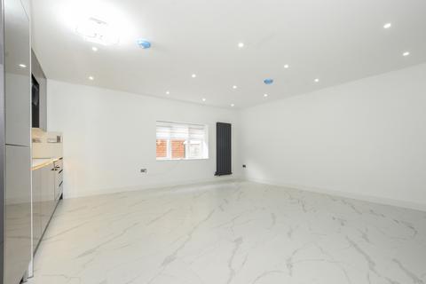 undefined, High Street North, Dunstable, Bedfordshire, LU6