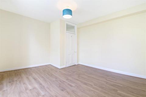 1 bedroom flat to rent, De Crespigny Park, London, SE5