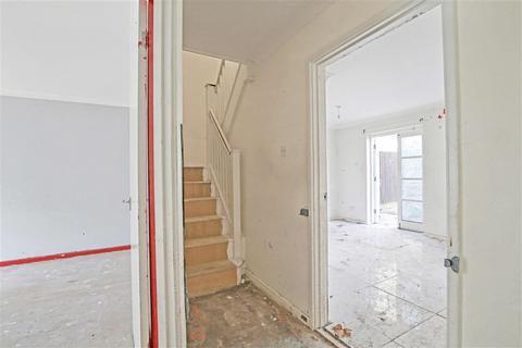 3 bedroom terraced house for sale, Juliette Road, London