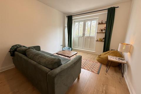 2 bedroom apartment for sale, Trinity Court, Cleminson Street, Salford