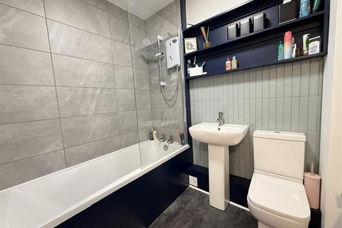2 bedroom apartment for sale, Trinity Court, Cleminson Street, Salford