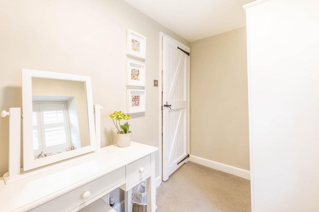 Bedroom/dressing room/study