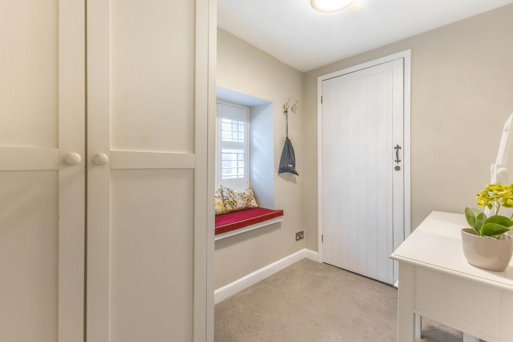 Bedroom/dressing room/study