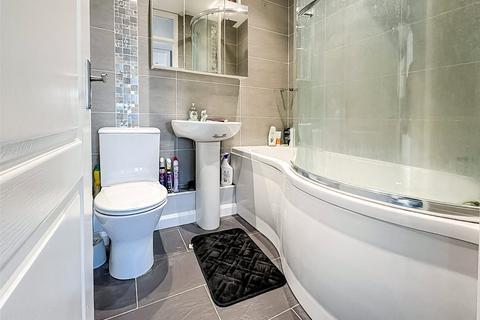 2 bedroom apartment for sale, Jutsums Lane, Romford, RM7