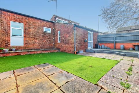 1 bedroom flat for sale, Shearwater Lane, Wellingborough, Northamptonshire, NN8
