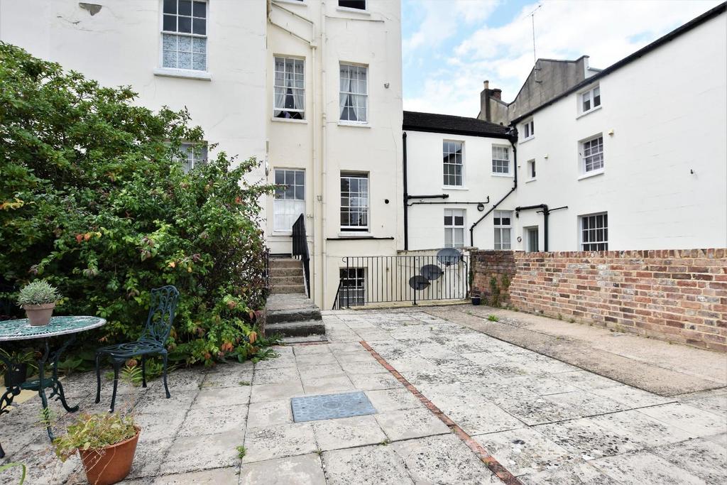 Rear Courtyard.JPG