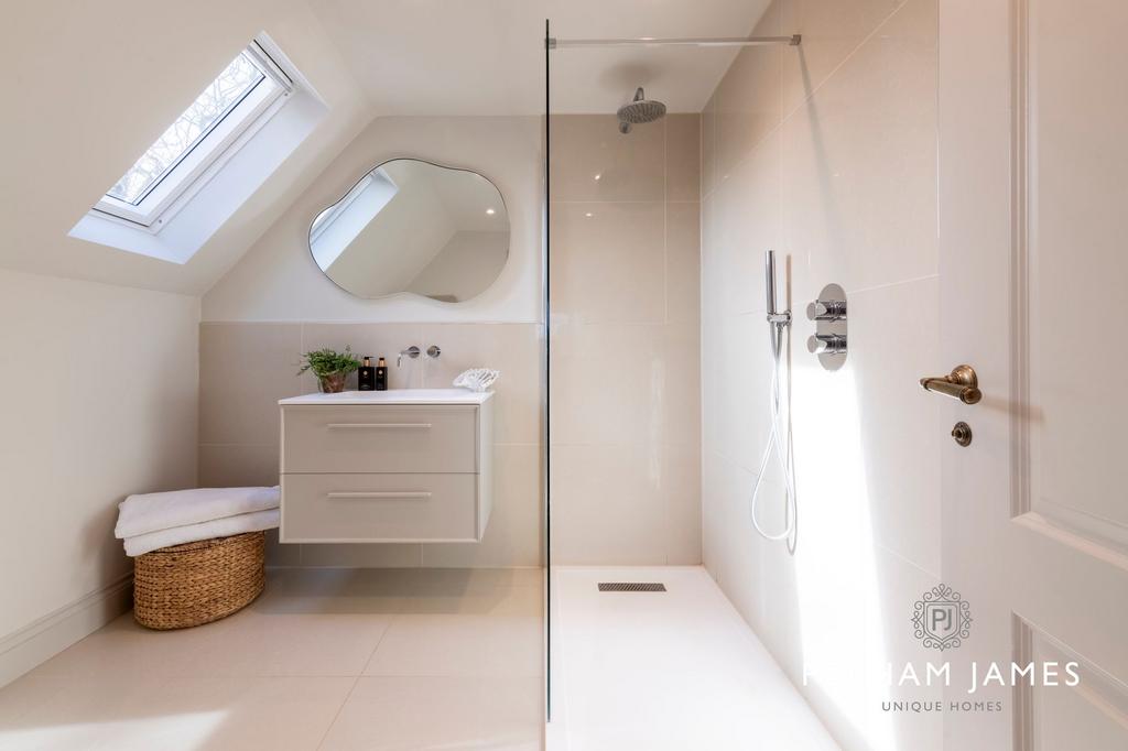 Principal En Suite, Sherwood Cottage, Little...