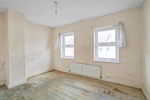 undefined, Croydon Road, London