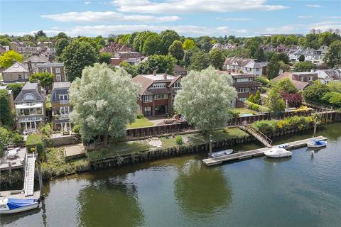 undefined, Ducks Walk, East Twickenham, TW1