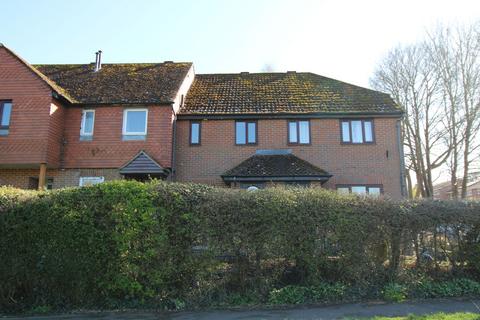 2 bedroom terraced house to rent, Kings Meadow, Overton RG25