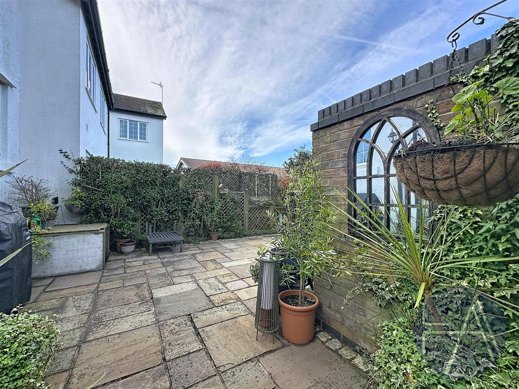 Courtroom Garden