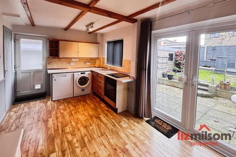 3 bedroom semi-detached house for sale, Randall Drive, Swadlincote DE11