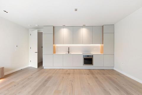 3 bedroom flat to rent, Creswick Road, London W3