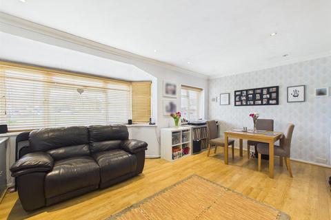 2 bedroom maisonette for sale, Bell Crescent, Coulsdon CR5