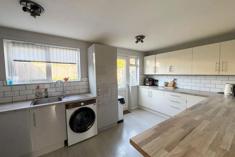 3 bedroom semi-detached house for sale, Fairford Crescent, Milton Keynes MK15