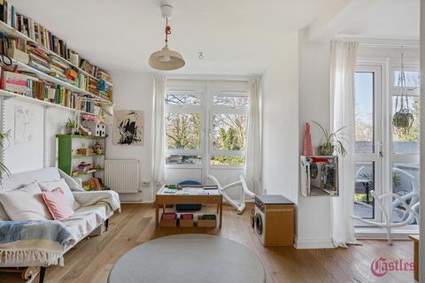 2 bedroom maisonette for sale, Upper Clapton Road, London