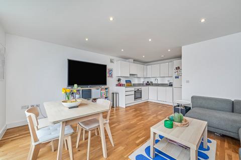2 bedroom flat to rent, Kings Avenue, London, SW4