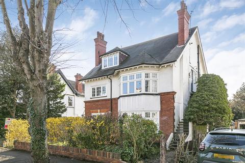 3 bedroom flat for sale, Mayfield Road, Sutton