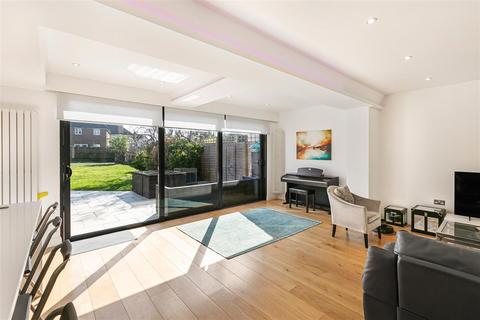 5 bedroom semi-detached house for sale, Rosehill Gardens, Sutton