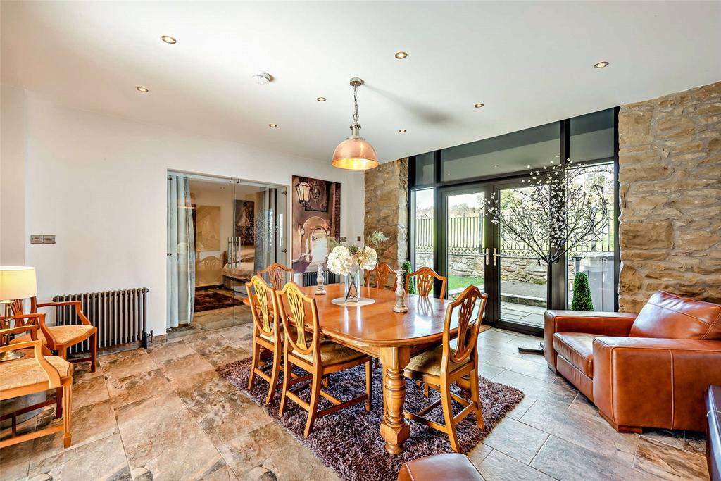 Annexe Dining