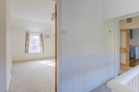 2 bedroom flat for sale, High St, Malmesbury, SN16