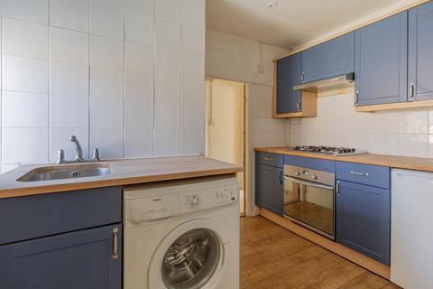 2 bedroom flat for sale, High St, Malmesbury, SN16