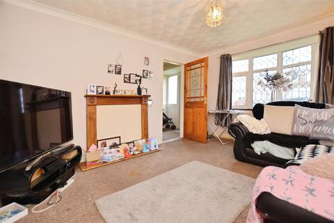 3 bedroom semi-detached house for sale, Byfield Road, Scunthorpe