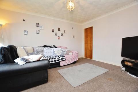 3 bedroom semi-detached house for sale, Byfield Road, Scunthorpe