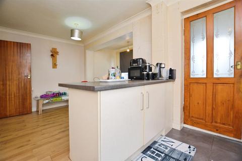 3 bedroom semi-detached house for sale, Byfield Road, Scunthorpe