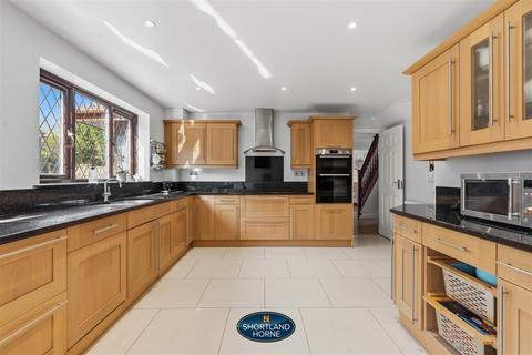 5 bedroom detached house for sale, Poppyfield Court, Coventry CV4