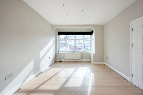 4 bedroom terraced house for sale, Baron Gardens, Ilford, IG6