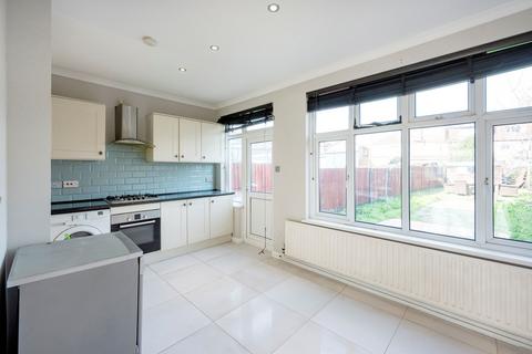 4 bedroom terraced house for sale, Baron Gardens, Ilford, IG6