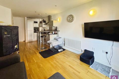 2 bedroom flat for sale, Lake House, 66 Ellesmere Street, Castlefield, Manchester City Centre, M15