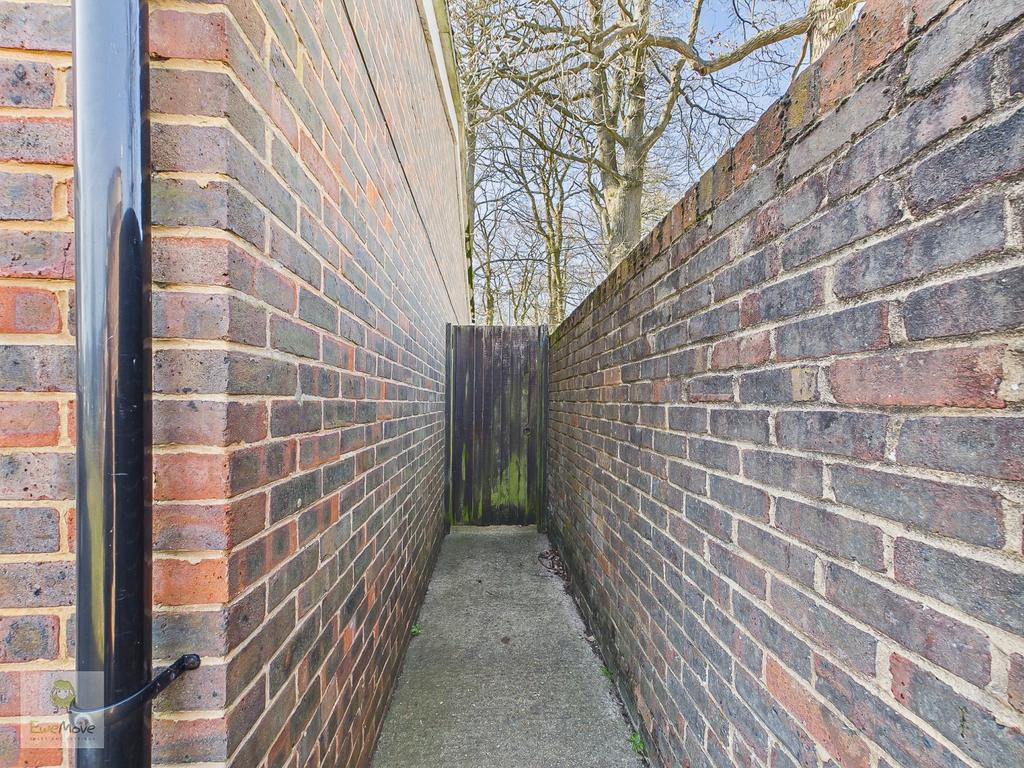 Side Access From Front Into Rear Garden