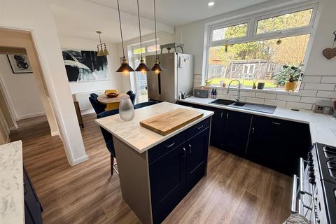 4 bedroom semi-detached house for sale, Hanbury Hill, Stourbridge, DY8 1BE