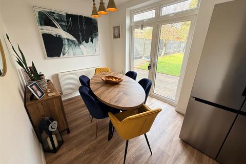 4 bedroom semi-detached house for sale, Hanbury Hill, Stourbridge, DY8 1BE